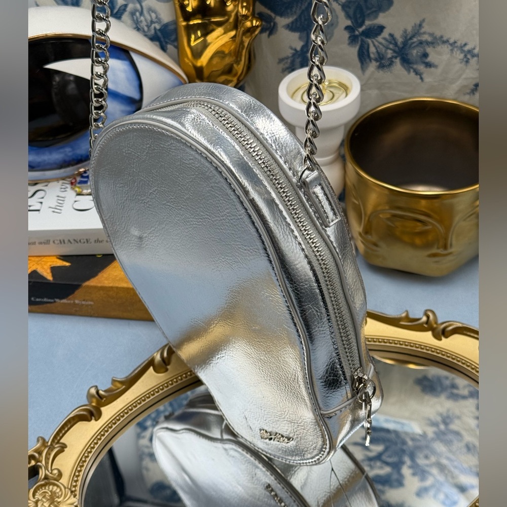 🆕 BETSEY JOHNSON 🧿 NWOT Bone-Jour Sugar Skull Crossbody Bag, Silver & Rainbow - Picture 6 of 16